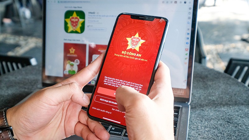 Sử dụng tài khoản định danh điện tử mức độ 2 để đăng ký xe online. (Nguồn TVPL))