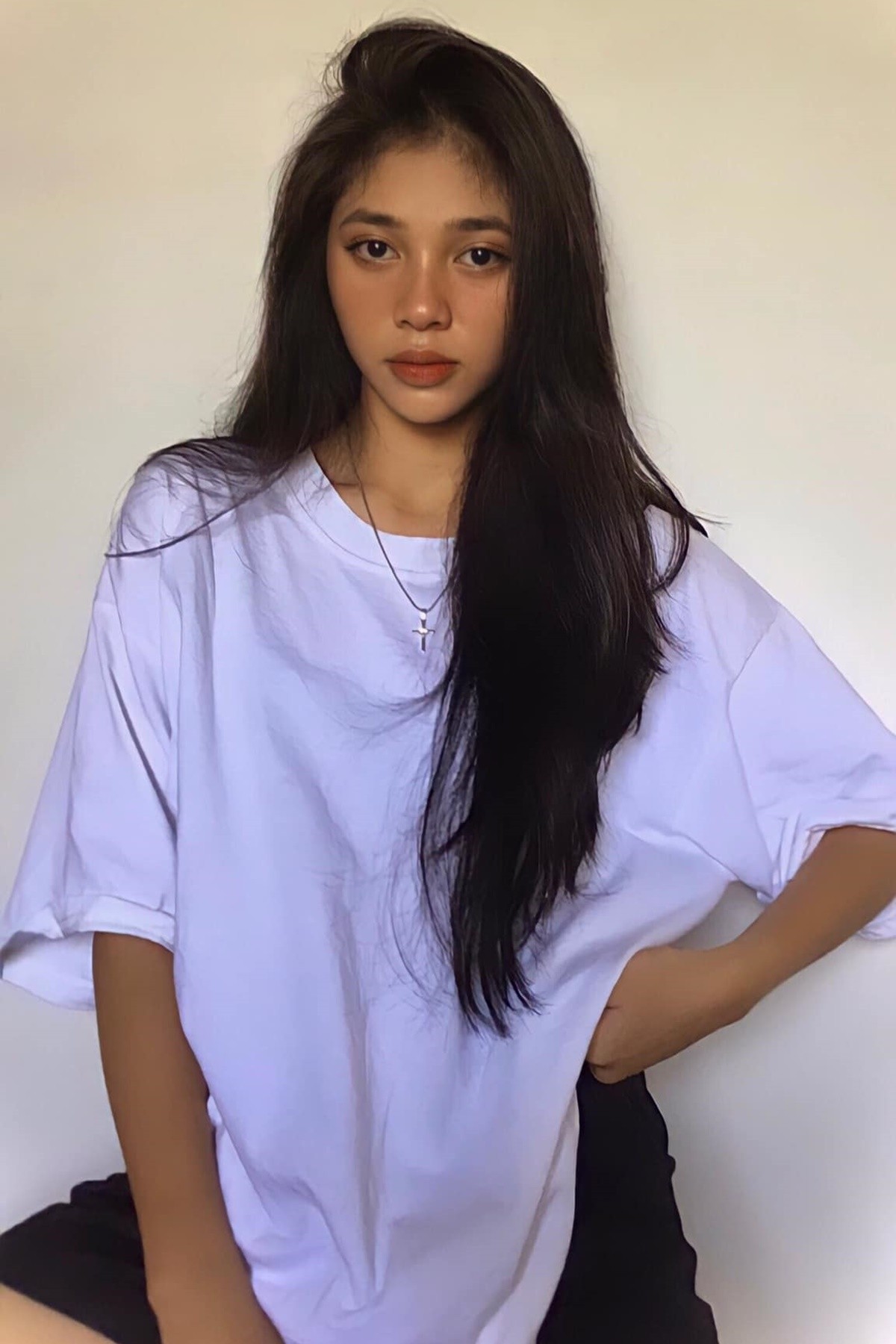 Người đẹp chuộng style năng động, cá tính ở đời thường.