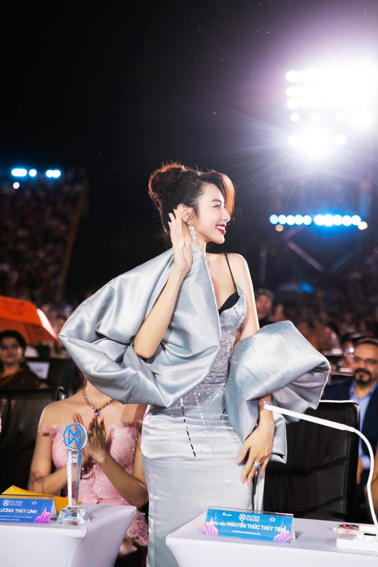 Hoa hậu Thùy Tiên