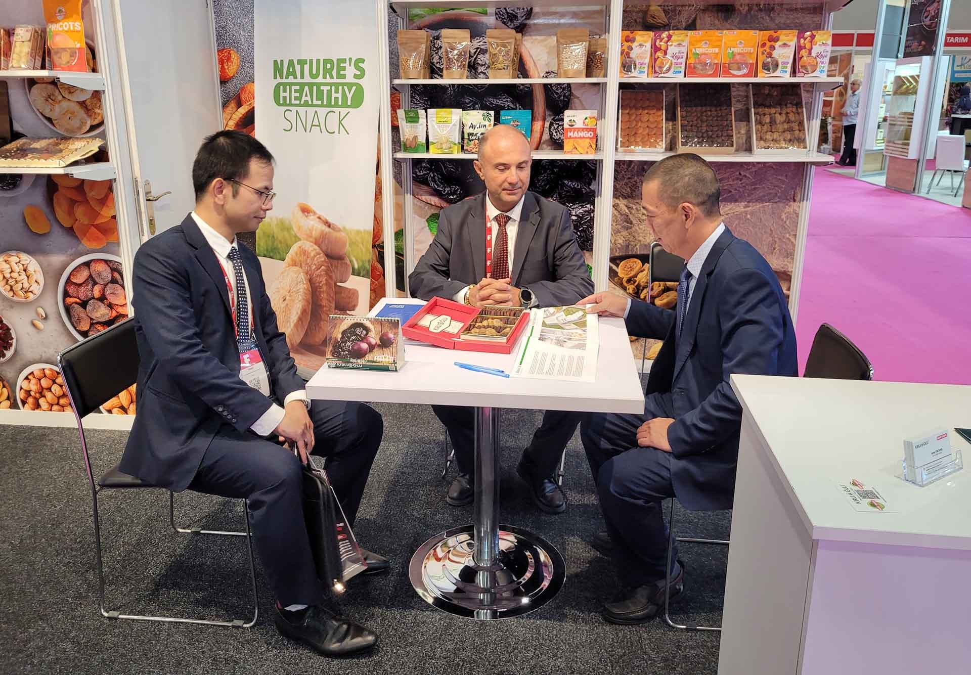 Đại sứ Đỗ Sơn Hải làm việc các doanh nghiệp tiêu biểu của Thổ Nhĩ Kỳ và các quốc gia trong khu vực.