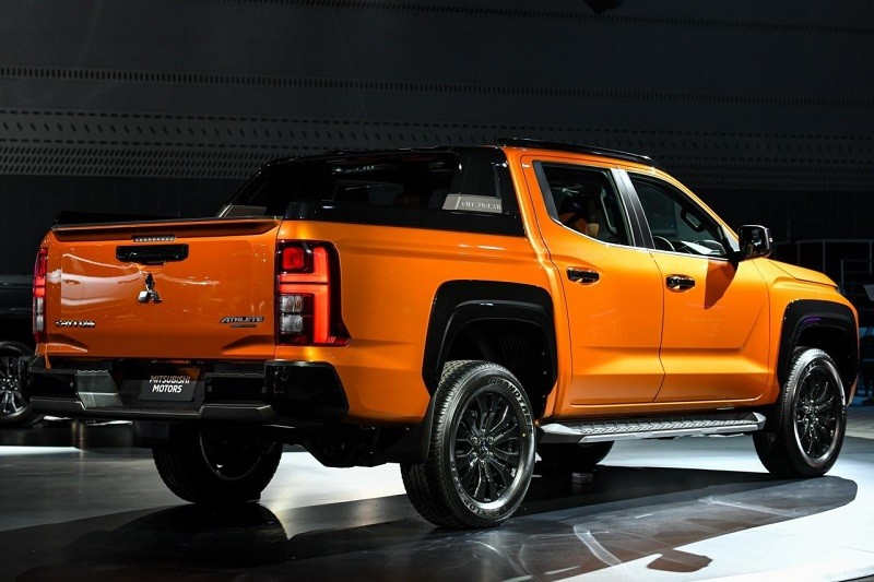 Cận cảnh Mitsubishi Triton 2024 vừa ra mắt tại Thái Lan, giá bán từ 481 triệu đồng