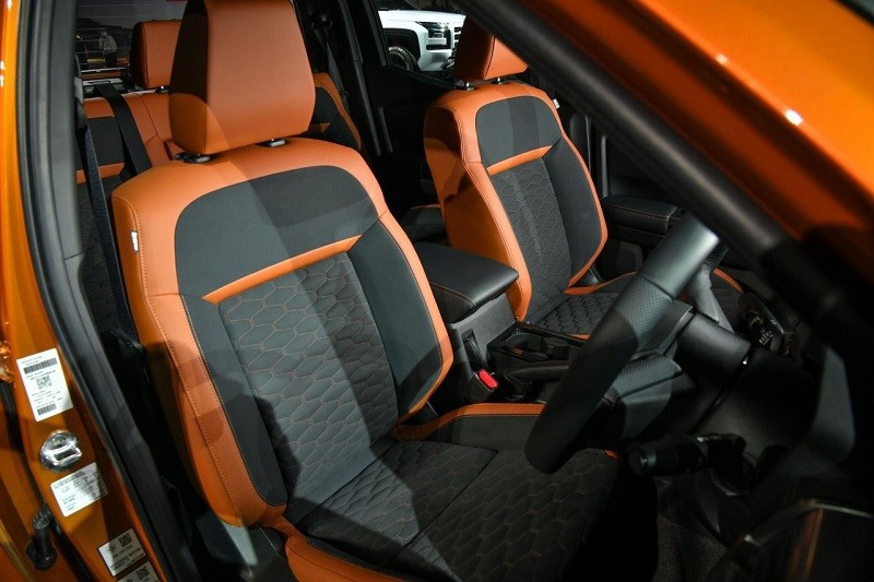 Nội thất Mitsubishi Triton 2024 được đổi mới toàn diện.