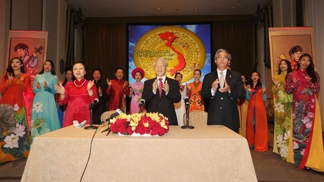 phong cach ngoai giao nhan van cua tong bi thu nguyen phu trong