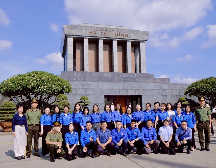 Tuổi trẻ Đoàn thanh niên Giảng viên Học viện ngoại giao tri ân các anh hùng liệt sỹ