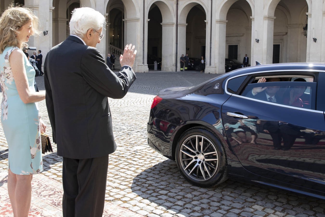 Tổng thống Italy và con gái chủ trì lễ tiễn chính thức Chủ tịch nước Võ Văn Thưởng và Phu nhân Tổng thống Italy và con gái chủ trì lễ tiễn chính thức Chủ tịch nước Võ Văn Thưởng và Phu nhân