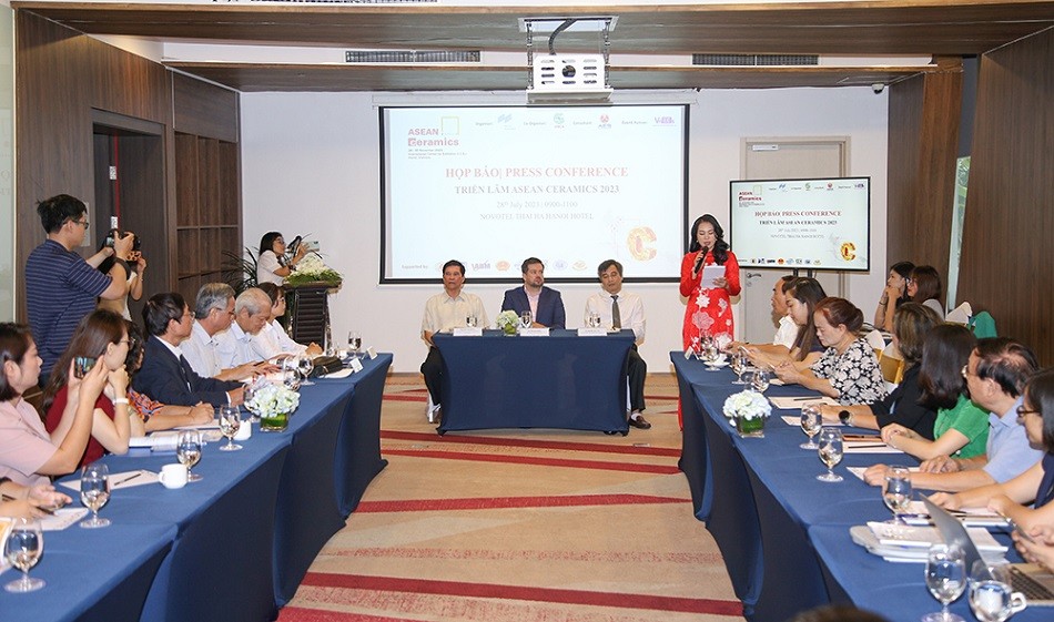 ASEAN Ceramics 2023 quy tụ những công ty có ảnh hưởng nhất trong ngành gốm sứ khu vực Đông Nam Á ASEAN Ceramics 2023 quy tụ những công ty có ảnh hưởng nhất trong ngành gốm sứ khu vực Đông Nam Á