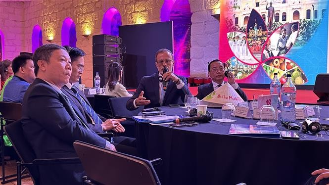 Lễ hội Việt Nam - Thành phố Hồ Chí Minh tại Bồ Đào Nha - nơi hội tụ tinh hoa của di sản Việt Nam. (Nguồn: TTXVN) Lễ hội Việt Nam - Thành phố Hồ Chí Minh tại Bồ Đào Nha - nơi hội tụ tinh hoa của di sản Việt Nam. (Nguồn: TTXVN)