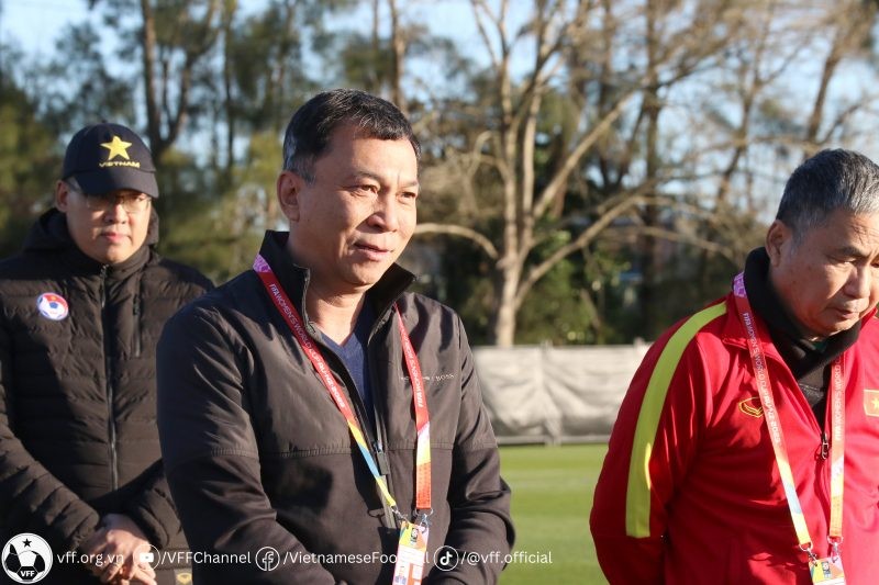 Chủ tịch VFF Trần Quốc Tuấn gặp gỡ, động viên đội tuyển nữ Việt Nam. (Nguồn: VFF) Chủ tịch VFF Trần Quốc Tuấn gặp gỡ, động viên đội tuyển nữ Việt Nam. (Nguồn: VFF)