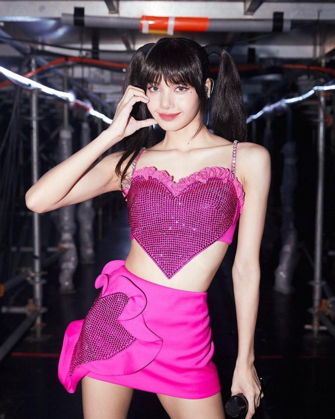 Gợi cảm như Lisa (BlackPink)