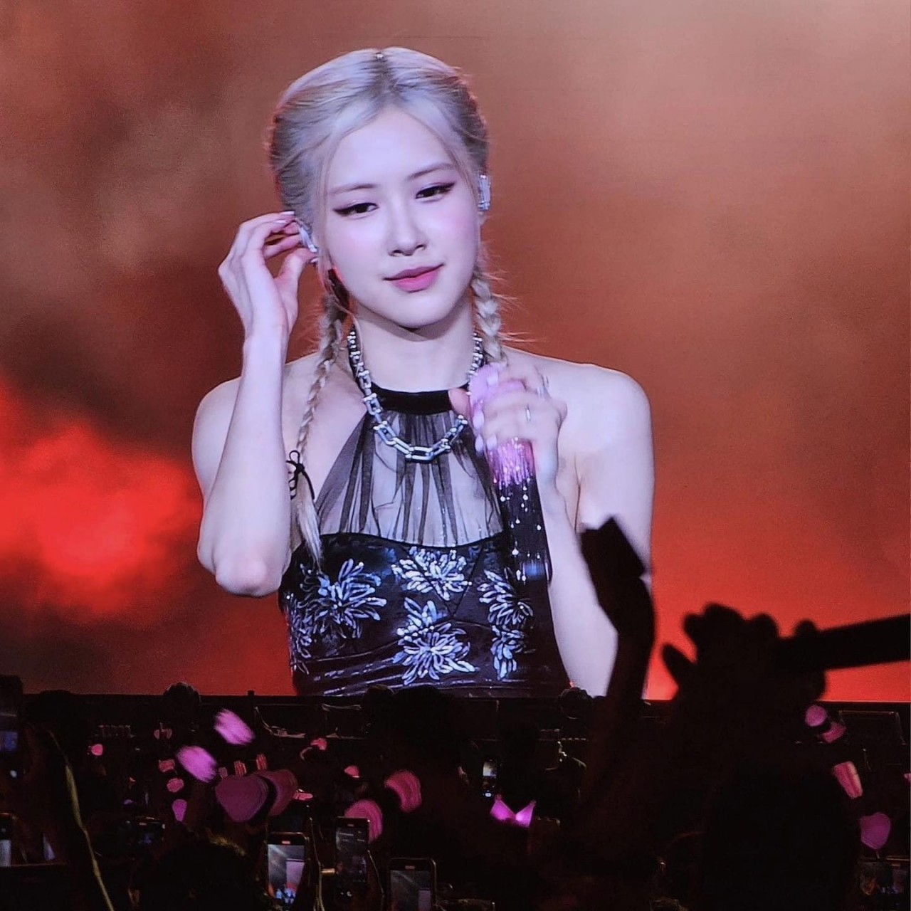 BLACKPINK với màn trình diễn đặc biệt trong đêm diễn Born Pink đầu tiên ở Việt Nam BLACKPINK với màn trình diễn đặc biệt trong đêm diễn Born Pink đầu tiên ở Việt Nam