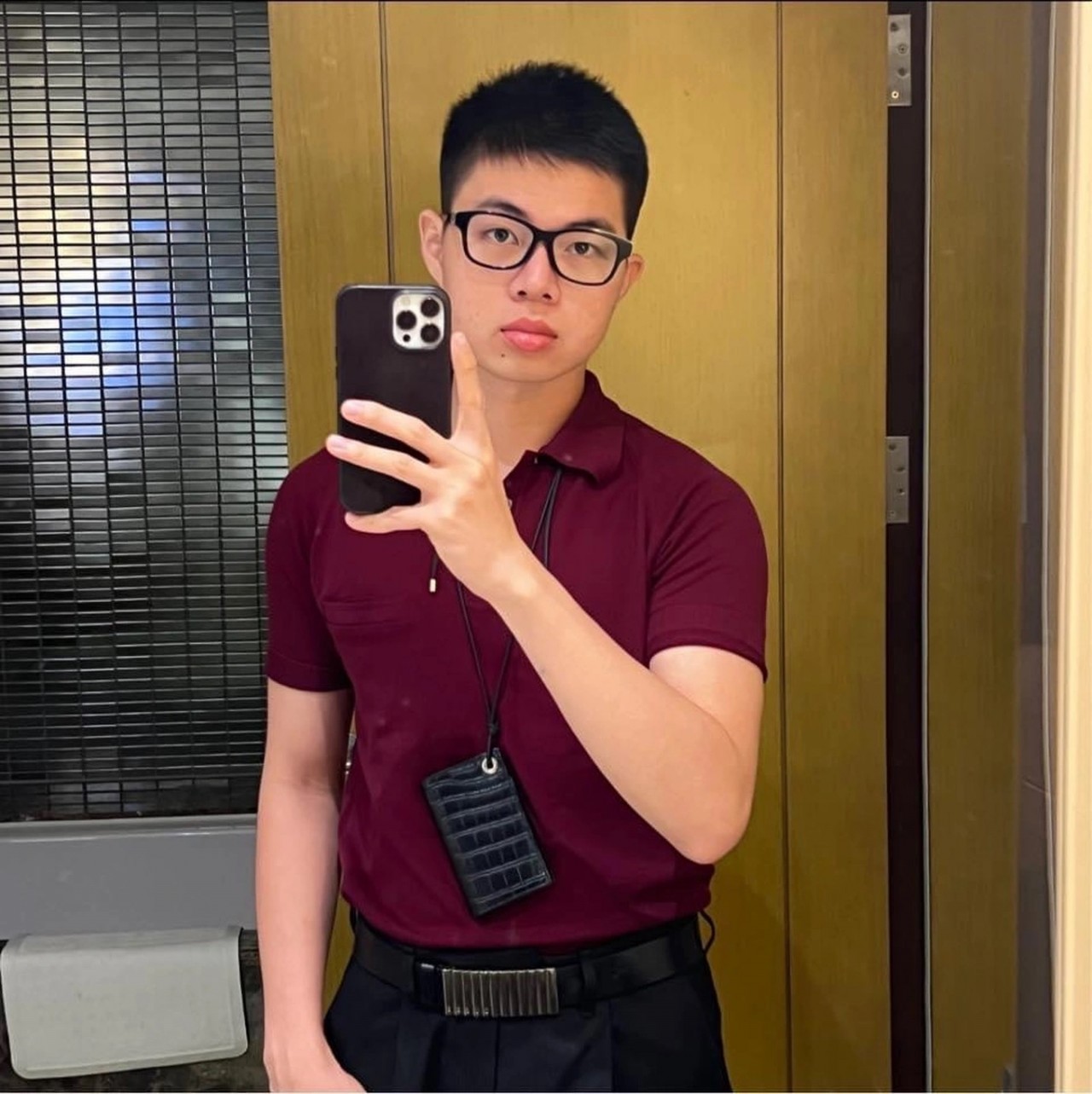 BLACKPINK diện trang phục của nhà thiết kế Việt trong đêm diễn đầu tiên ở Việt Nam BLACKPINK diện trang phục của nhà thiết kế Việt trong đêm diễn đầu tiên ở Việt Nam