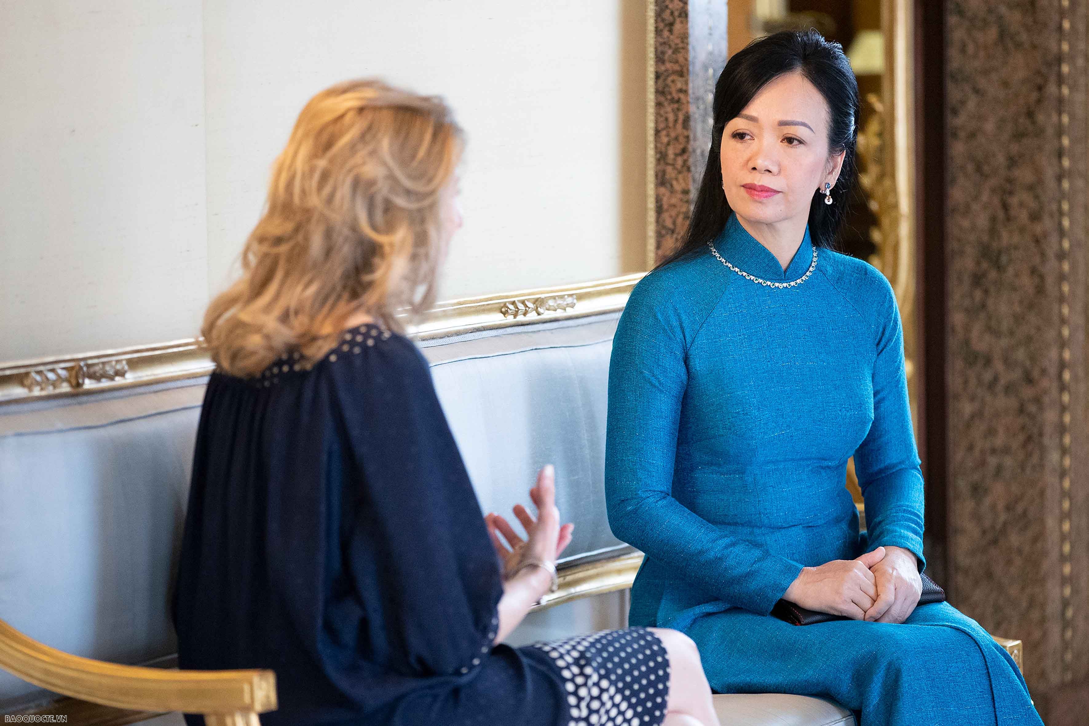 Phu nhân Chủ tịch nước tìm hiểu văn hoá, lịch sử đặc trưng của Áo và Italy