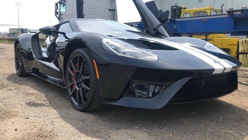 Siêu xe Ford GT thứ 3 vừa về Việt Nam. Siêu xe Ford GT thứ 3 vừa về Việt Nam.