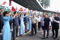 Thủ tướng thăm các dự án hạ tầng giao thông, an sinh xã hội, sản xuất công nghiệp tại Bắc Ninh