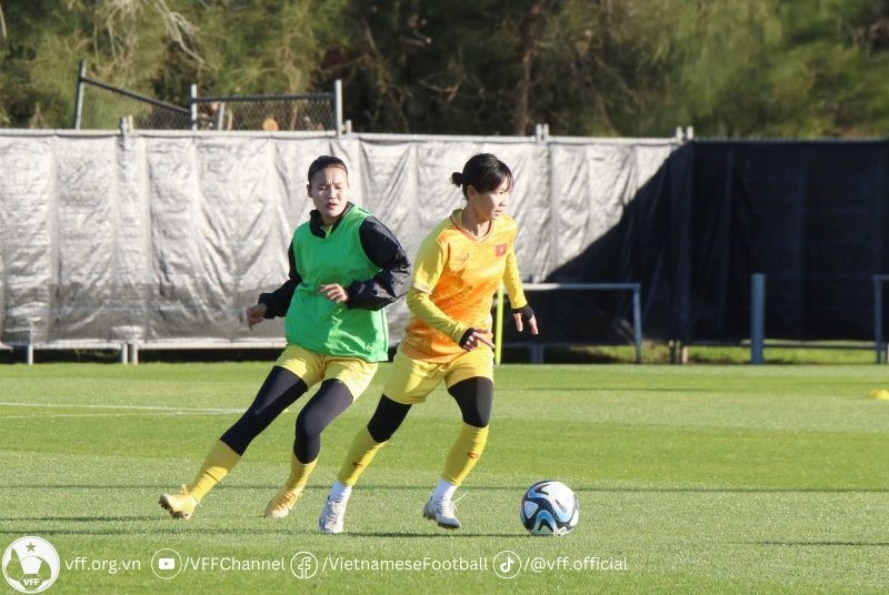 Đội tuyển nữ Việt Nam vs đội nữ Hà Lan: HLV Mai Đức Chung động viên học trò; HLV Andries Jonker nhận tin vui lực lượng