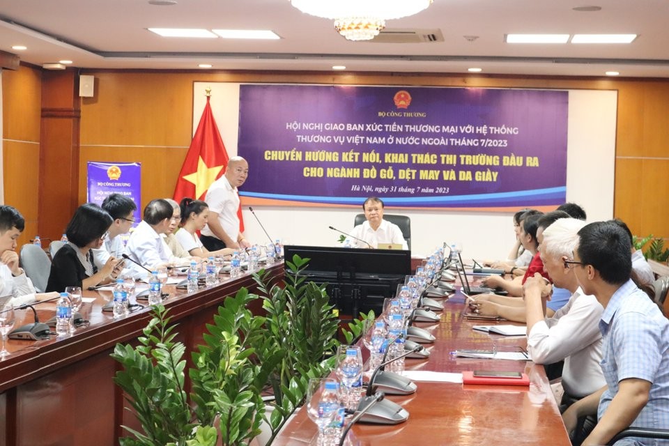 Thương vụ 'gỡ khó' cho doanh nghiệp đồ gỗ, dệt may, da giày Thương vụ 'hiến kế' gỡ khó cho doanh nghiệp đồ gỗ, dệt may, da giày