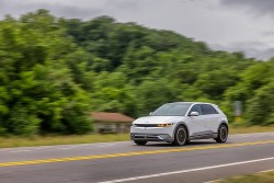 Cập nhật bảng giá lăn bánh Hyundai Ioniq 5 2023 vừa ra mắt tại Việt Nam