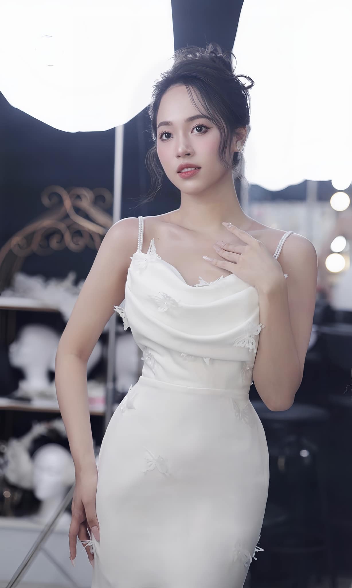 Á hậu Trịnh Thùy Linh