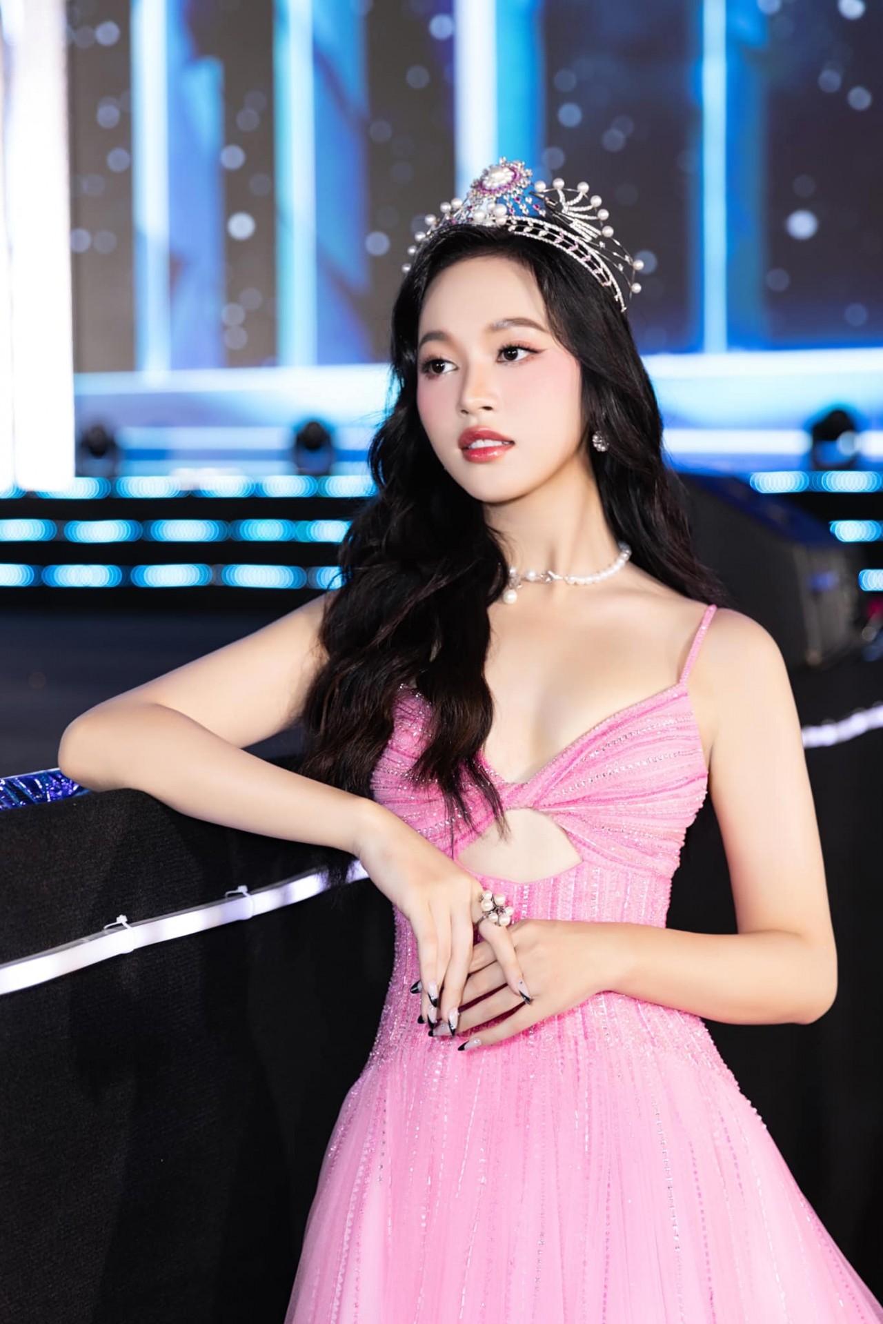 Á hậu Trịnh Thùy Linh