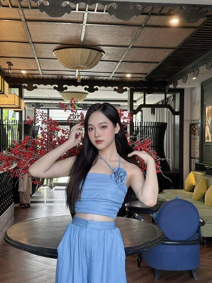 Á hậu Trịnh Thùy Linh