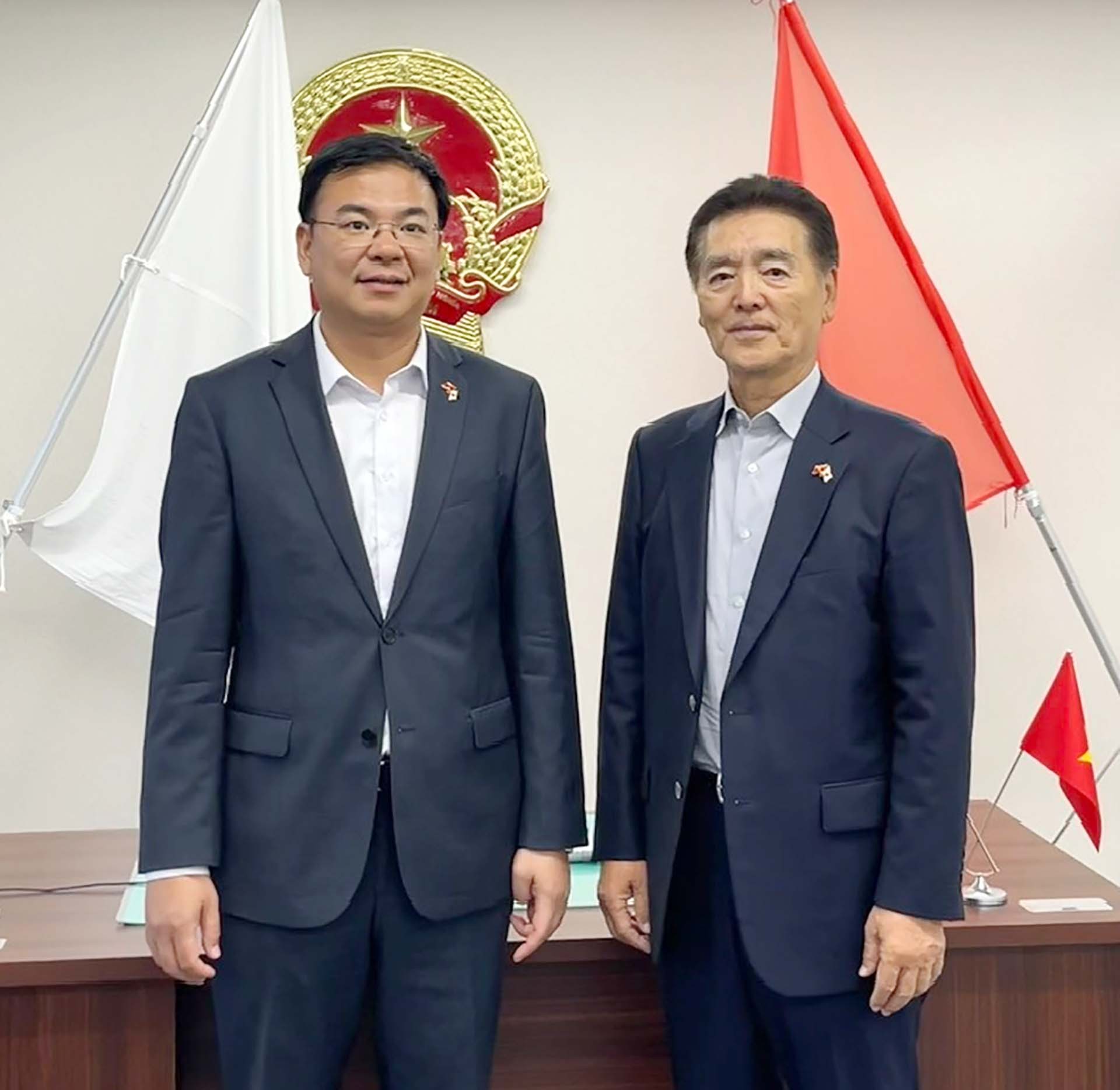 Đại sứ Phạm Quang Hiệu thăm Văn phòng Lãnh sự Danh dự và làm việc với ông Taniguchi, Lãnh sự Danh dự Việt Nam tại tỉnh Mie