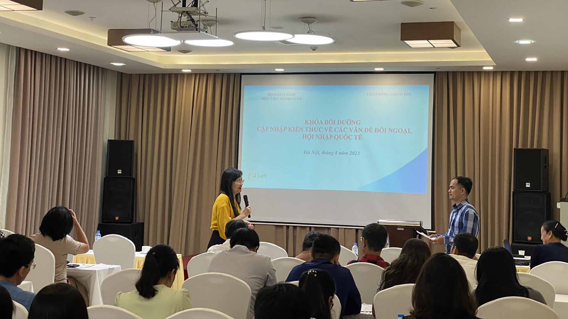 Chương trình bồi dưỡng cập nhật kiến thức về các vấn đề đối ngoại, hội nhập quốc tế