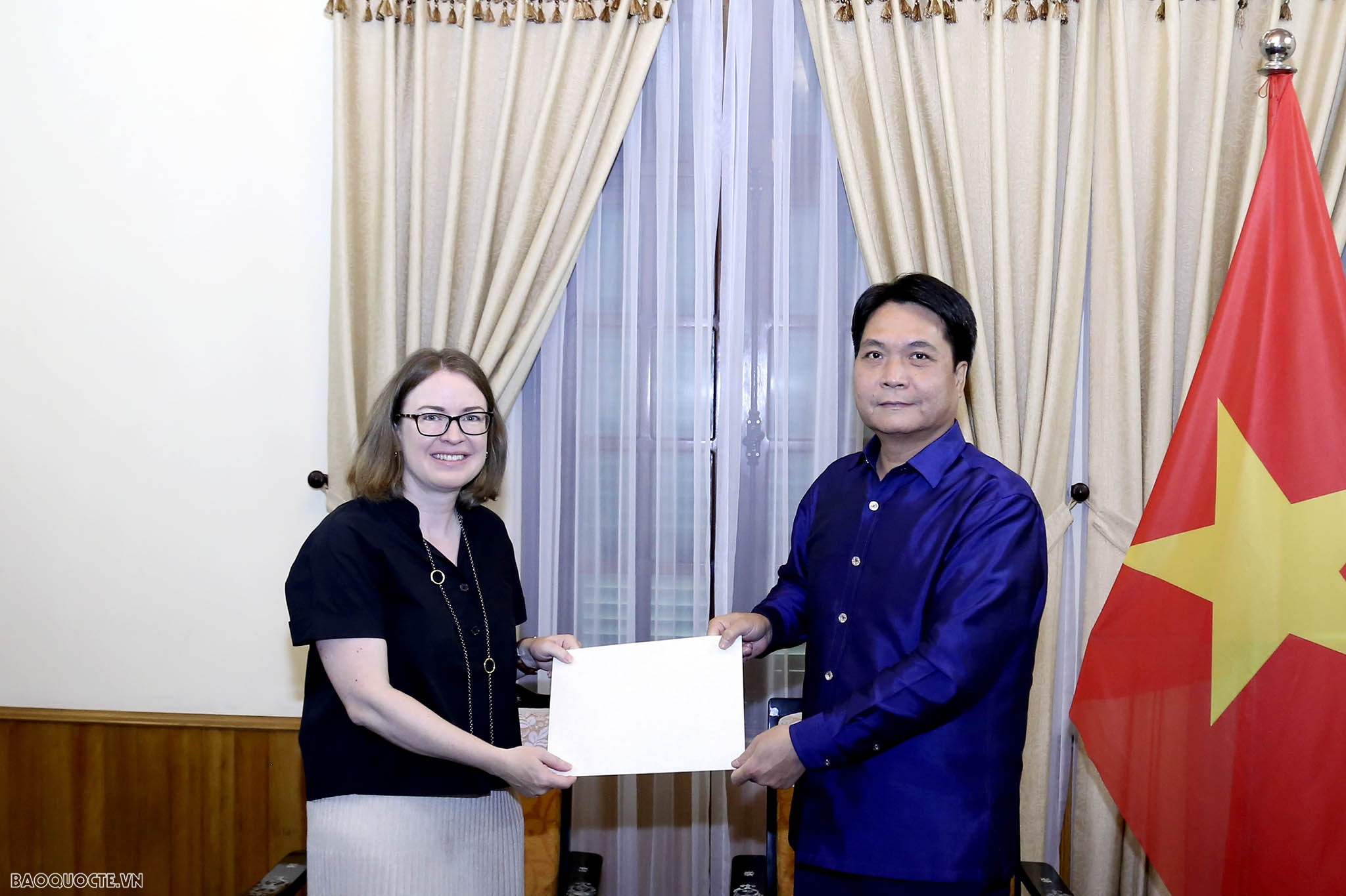 Cục Lễ tân Nhà nước tiếp nhận bản sao Thư ủy nhiệm bổ nhiệm Đại sứ Ireland tại Việt Nam