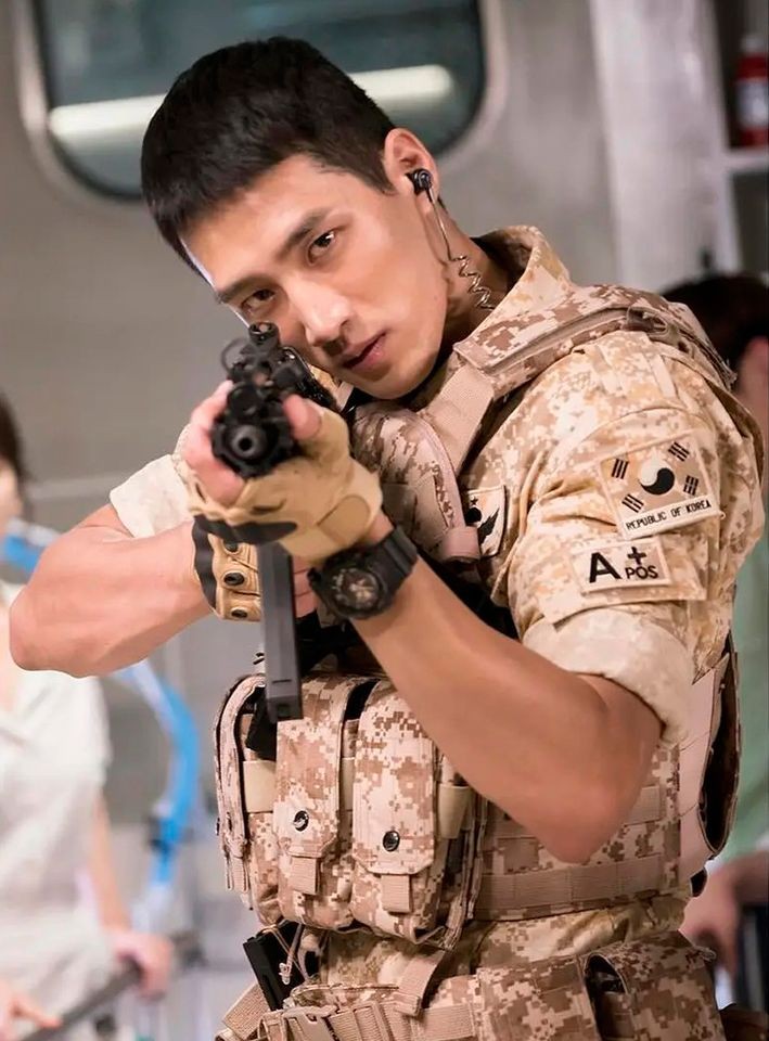 Bạn trai của Jisoo 'chị cả' nhóm BlackPink là ai?