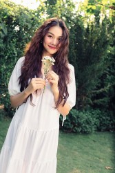 Vẻ đẹp kiêu sa của siêu mẫu Thanh Hằng tuổi 40