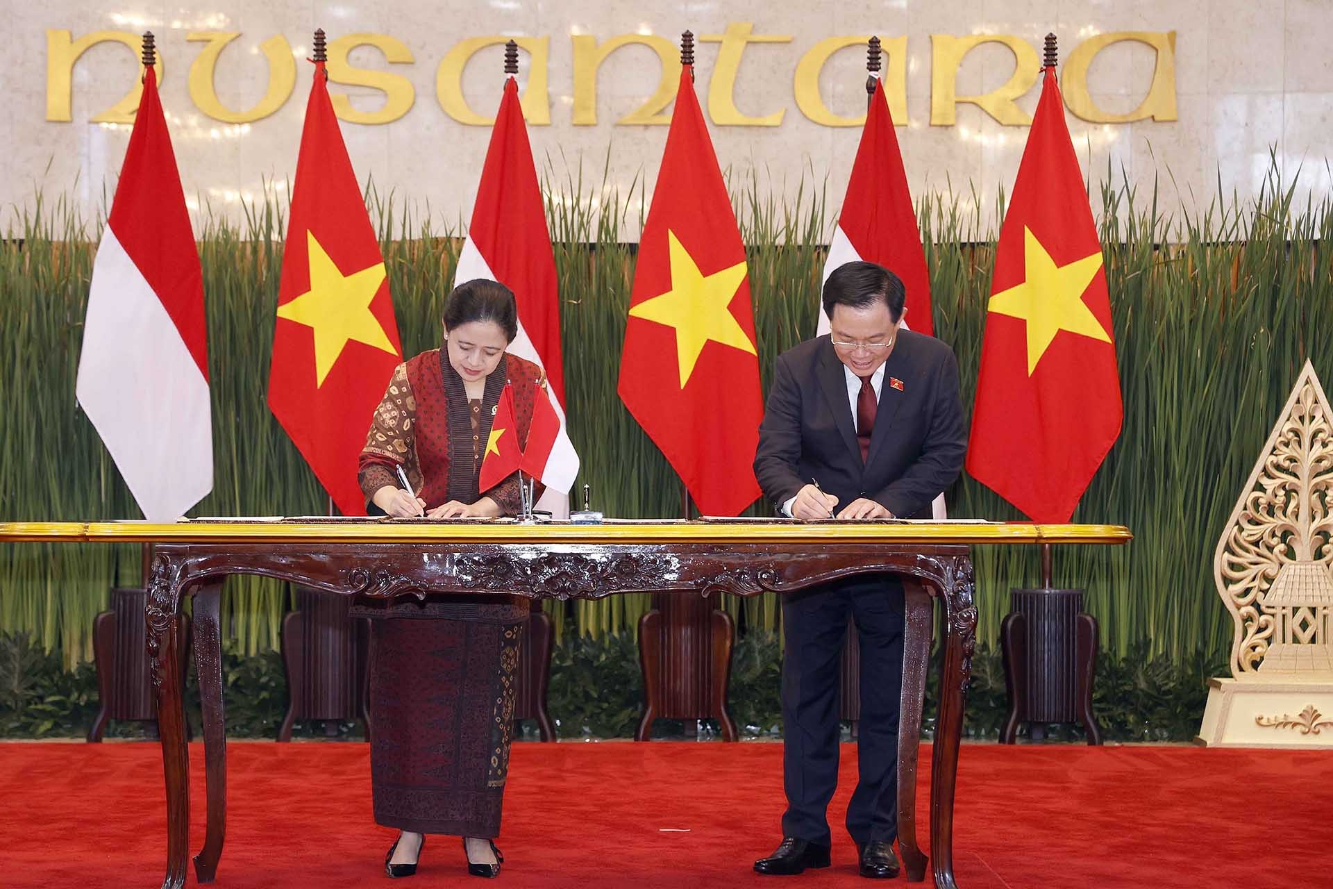 Chủ tịch Quốc hội Vương Đình Huệ hội đàm với Chủ tịch Hạ viện Indonesia Chủ tịch Quốc hội Vương Đình Huệ hội đàm với Chủ tịch Hạ viện Indonesia