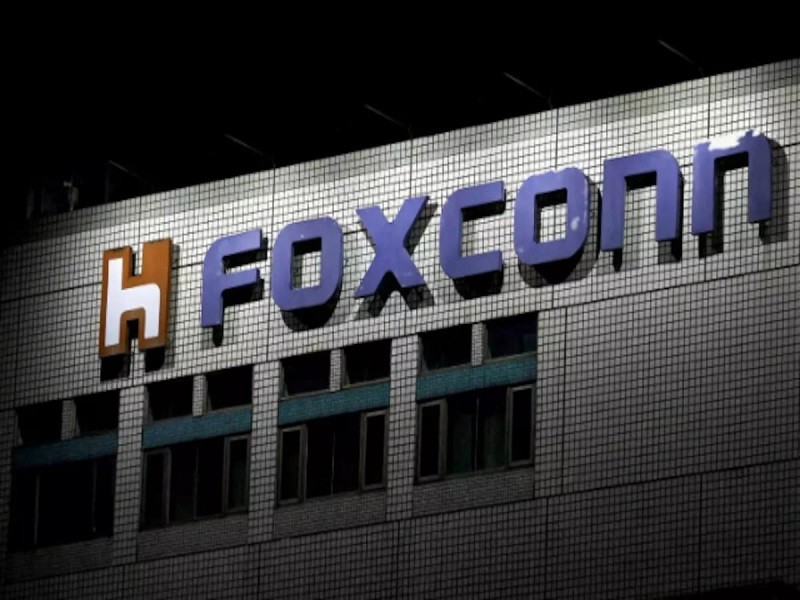 Foxconn đầu tư lớn vào Ấn Độ trong nỗ lực đa dạng hóa địa bàn sản xuất. Foxconn đầu tư lớn vào Ấn Độ trong nỗ lực đa dạng hóa địa bàn sản xuất.