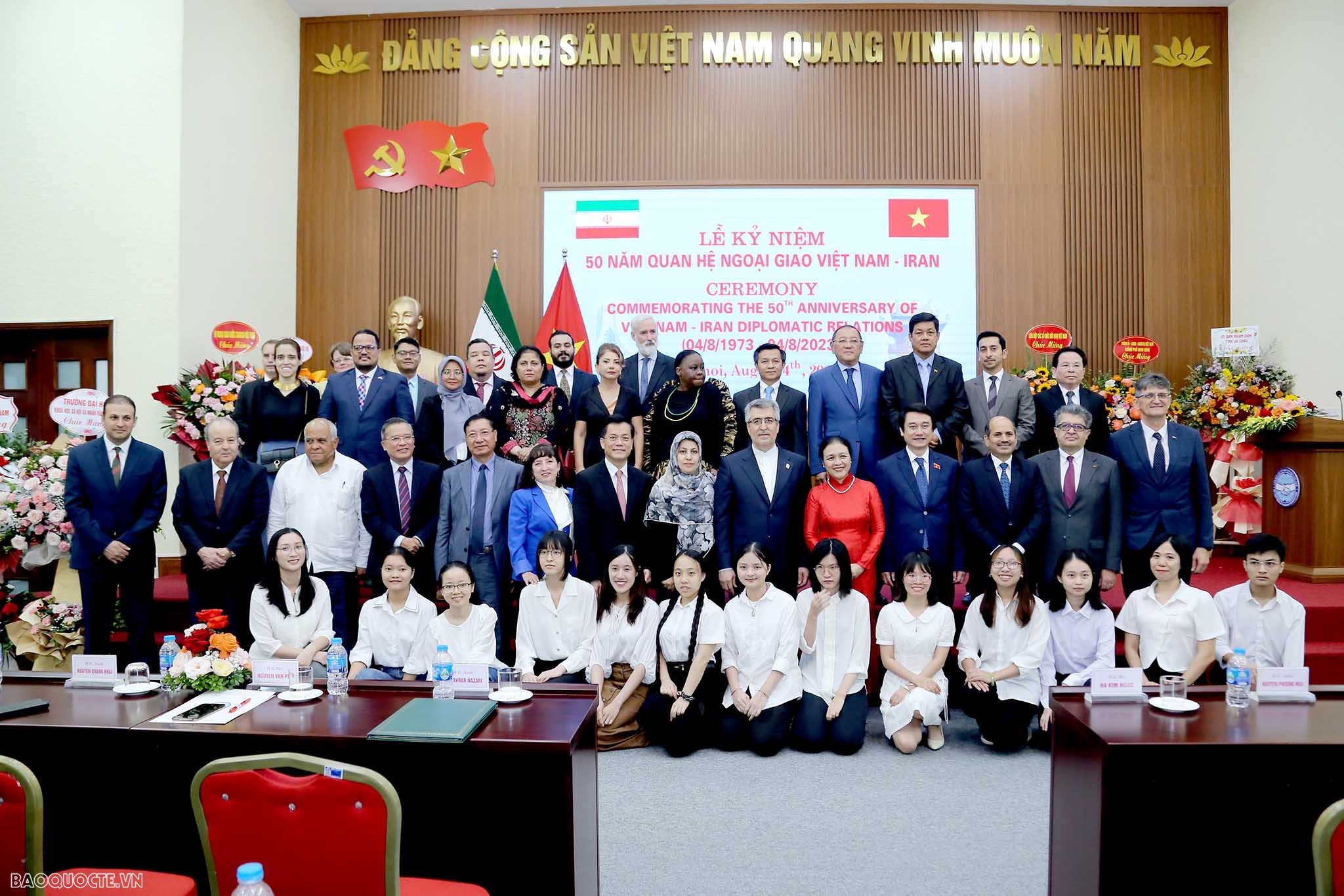 Iran - đất nước đặc sắc, thân thuộc với nhiều thế hệ người dân Việt Nam Iran - đất nước đặc sắc, thân thuộc với nhiều thế hệ người dân Việt Nam