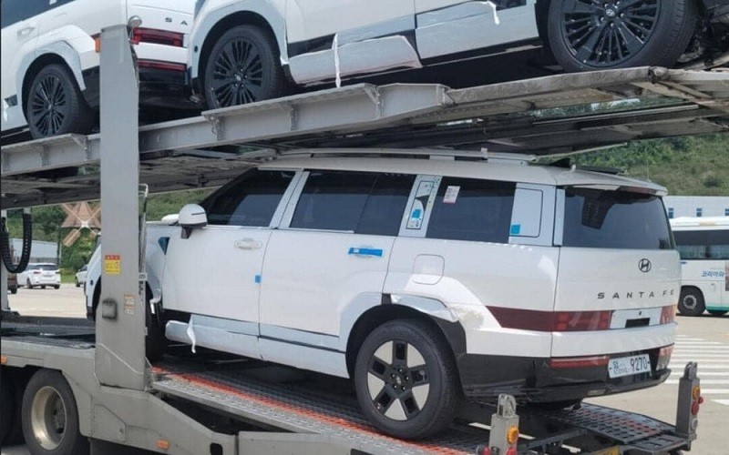 Hyundai Santa Fe 2024 tiếp tục lộ diện tại Hàn Quốc với bản 6 chỗ ngồi Hyundai Santa Fe 2024 tiếp tục lộ diện tại Hàn Quốc với bản 6 chỗ ngồi