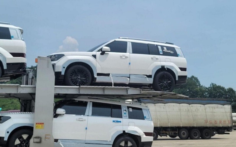 Hyundai Santa Fe 2024 đang trên đường vận chuyển đến đại lý. Hyundai Santa Fe 2024 đang trên đường vận chuyển đến đại lý.