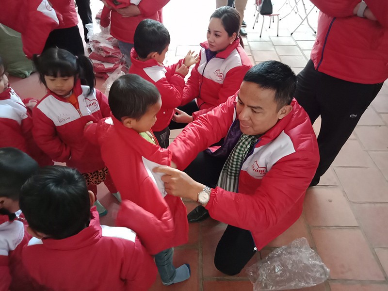 Nhà báo – MC Nguyễn Duy Mạnh và hành trình 2000 áo ấm yêu thương