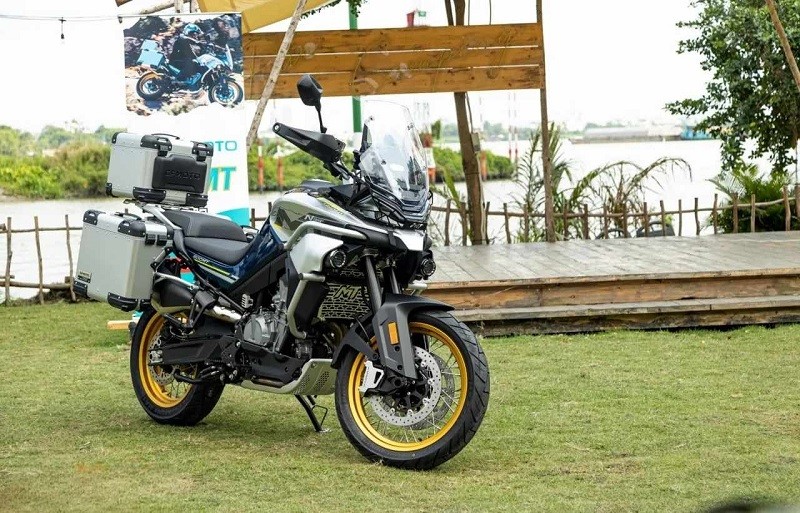 CFMoto 800MT Touring hướng đến nhóm khách hàng trẻ có sở thích khám phá đường trường và địa hình off-road.