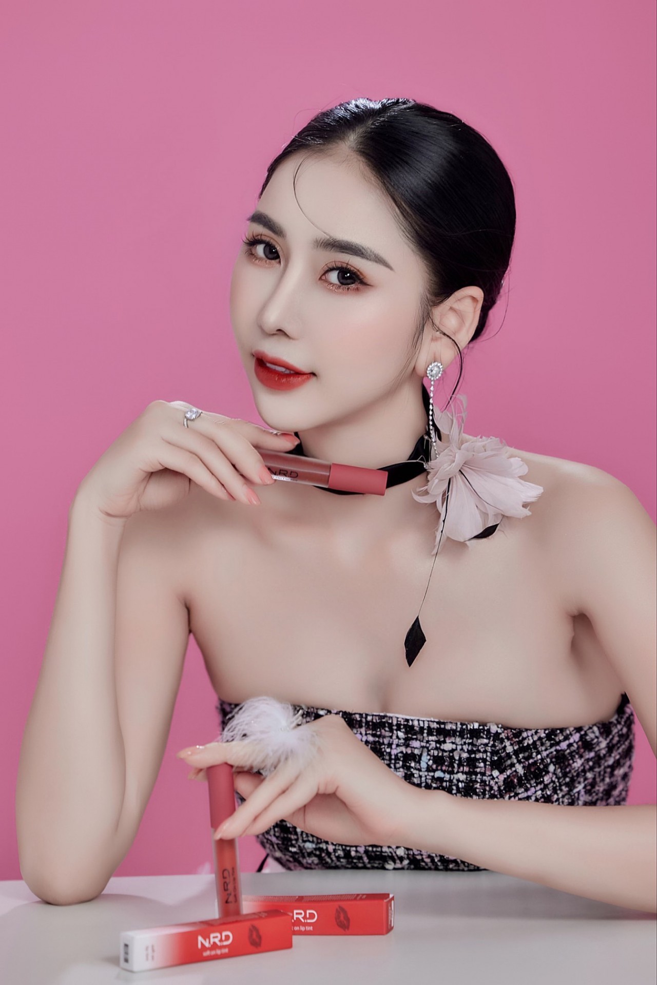 Hoa Hậu Trịnh Thanh Hồng: Cẩn trọng khi quảng cáo sản phẩm vì không muốn ảnh hưởng đến danh hiệu