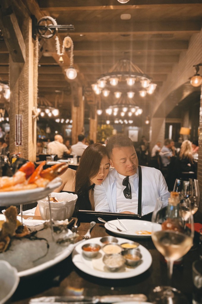 Phương Oanh - Shark Binh rạng rỡ trong chuyến trăng mật tại Mỹ