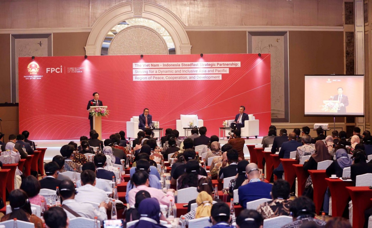 Chủ tịch Quốc hội Vương Đình Huệ phát biểu tại Diễn đàn chính sách đối ngoại ngày 5/8. (Nguồn: TTXVN)