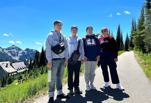 Sinh viên Việt Nam trải nghiệm trại Hè thú vị tại Mỹ Sinh viên Việt Nam trải nghiệm trại Hè thú vị tại Mỹ