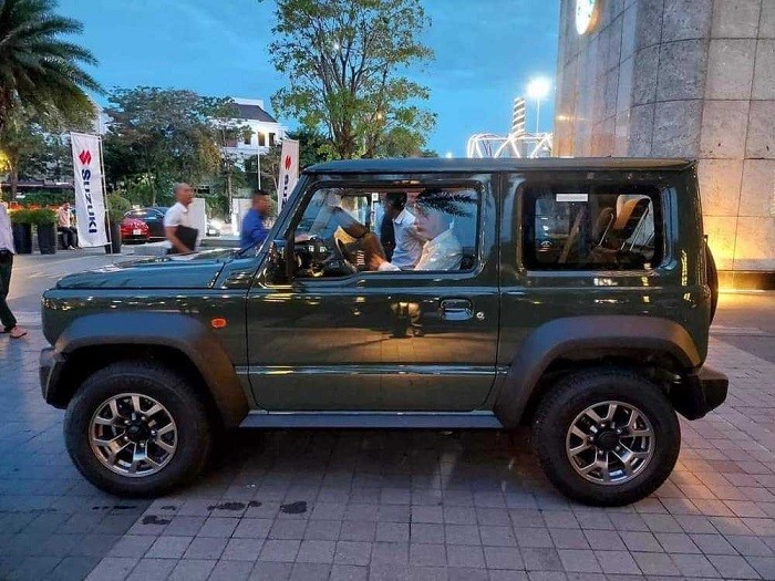 Suzuki Jimny chính hãng lần đầu lộ diện tại Việt Nam Suzuki Jimny chính hãng lần đầu lộ diện tại Việt Nam