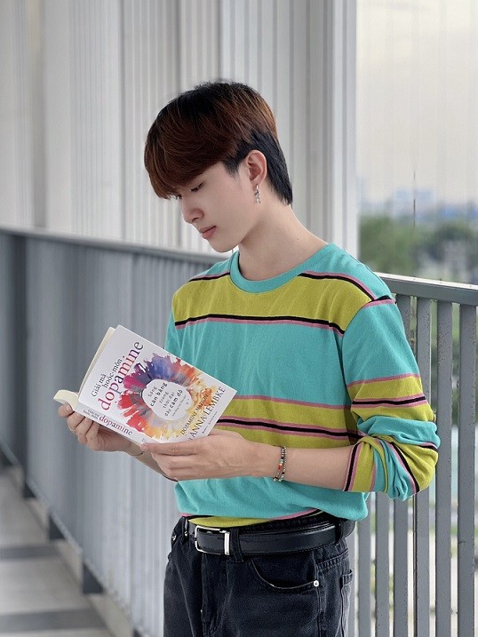 Cuốn sách chỉ cách sống cân bằng trong thời đại đầy cám dỗ Cuốn sách chỉ cách sống cân bằng trong thời đại đầy cám dỗ