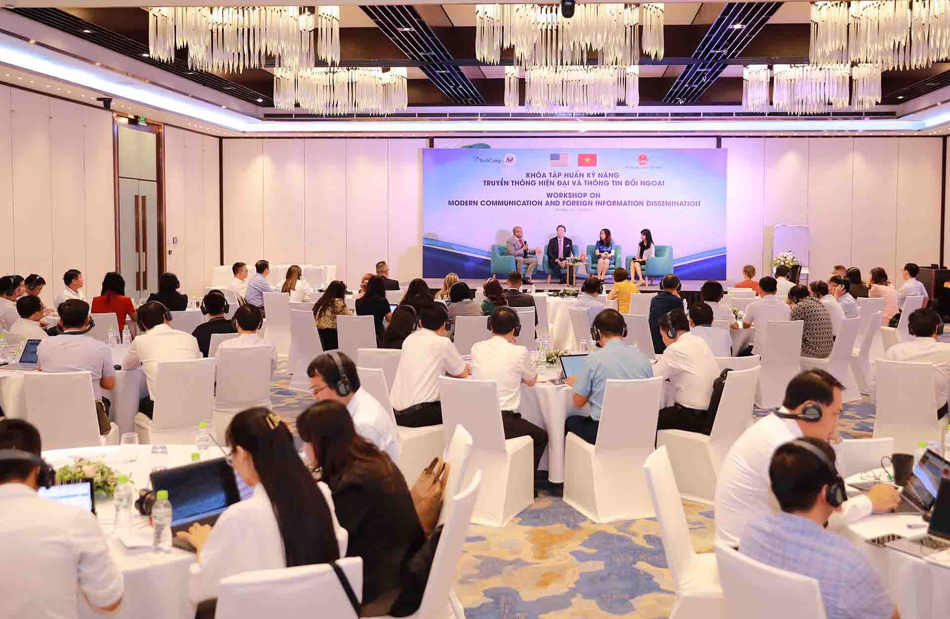 Bộ Ngoại giao phối hợp với Đại sứ quán Hoa Kỳ tổ chức khoá tập huấn kỹ năng truyền thông hiện đại và thông tin đối ngoại