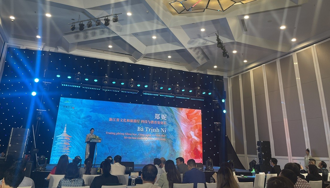 Tỉnh Chiết Giang (Trung Quốc) quảng bá du lịch tại Việt Nam Du ngoạn phong cảnh Chiết Giang, thưởng thức thơ và tranh
