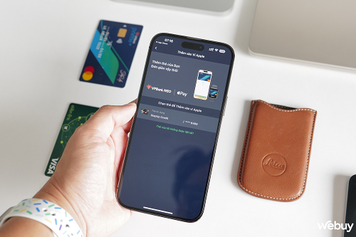 Ứng dụng cũng cho phép người dùng lựa chọn tài khoản và thẻ nào để thêm vào ví Apple Pay. Ứng dụng cũng cho phép người dùng lựa chọn tài khoản và thẻ nào để thêm vào ví Apple Pay.