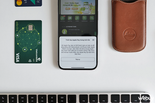 Chúng tôi thử nghiệm với ứng dụng Vietcombank đầu tiên, ngay khi mở ứng dụng lên, người dùng sẽ được giới thiệu tính năng thiết lập Apple Pay trong tích tắc. Chúng tôi thử nghiệm với ứng dụng Vietcombank đầu tiên, ngay khi mở ứng dụng lên, người dùng sẽ được giới thiệu tính năng thiết lập Apple Pay trong tích tắc.