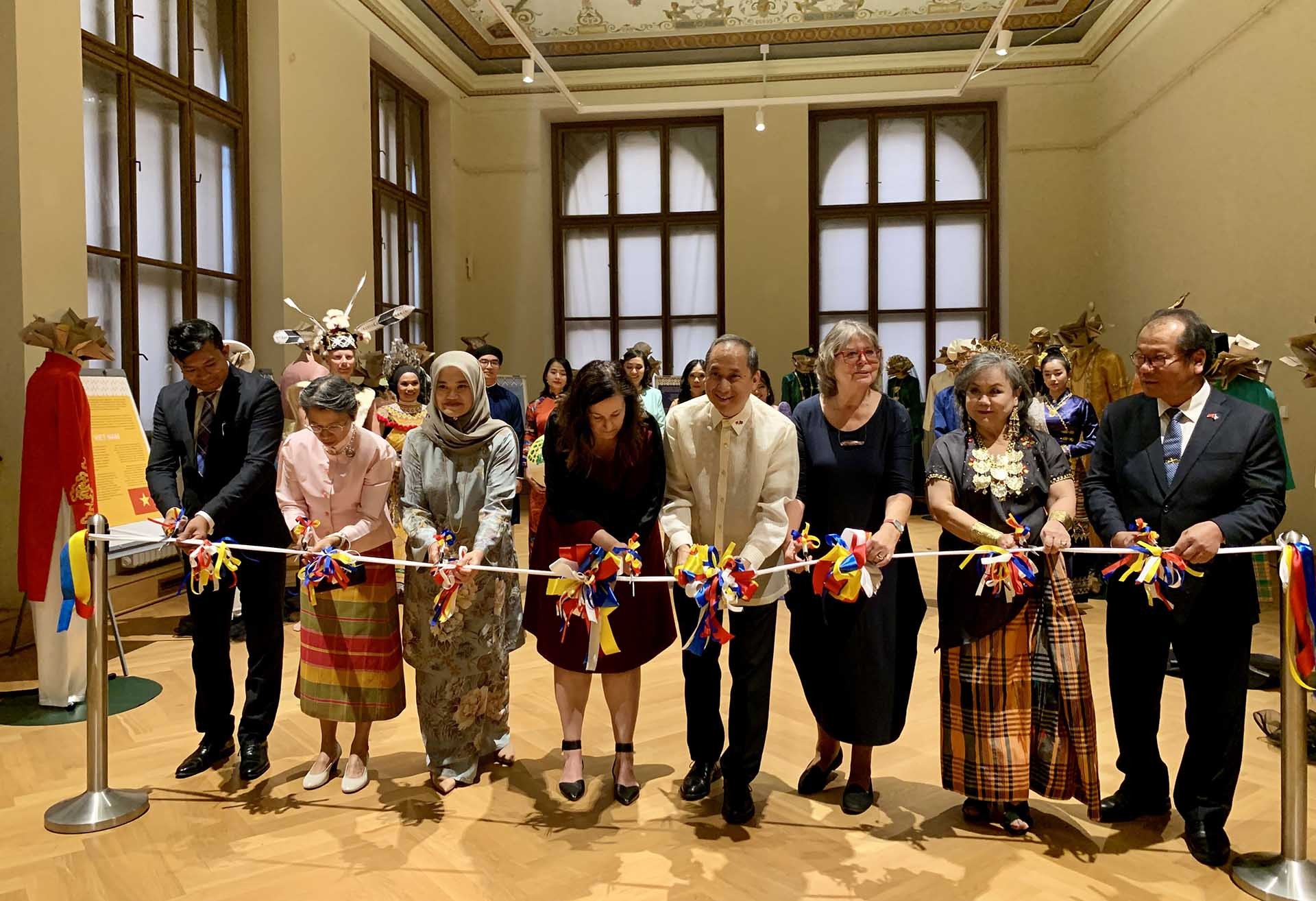 Đại sứ quán Việt Nam tại Czech tham dự lễ kỷ niệm 56 năm ngày thành lập ASEAN