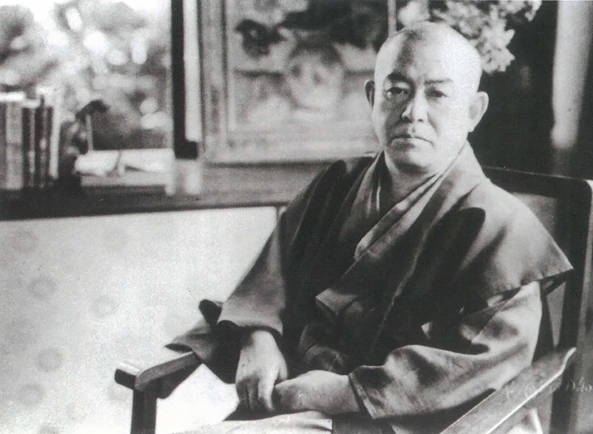 Nhà văn Tanizaki Jun'ichirō. Nhà văn Tanizaki Jun'ichirō.