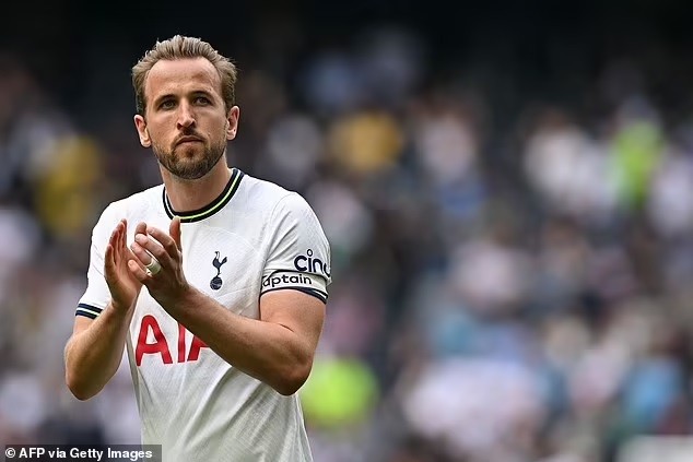 Truyền thông: Harry Kane đồng ý gia nhập Bayern Munich, sắp kiểm tra y tế và sẽ nhận lương cao nhất đội Truyền thông: Harry Kane đồng ý gia nhập Bayern Munich, sắp kiểm tra y tế và sẽ nhận lương cao nhất đội