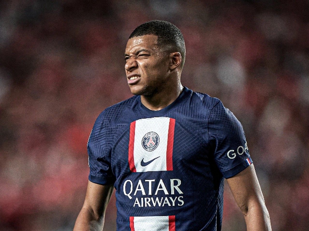 Mbappe có thể ngồi dự bị ở PSG cả mùa giải tới (Ảnh: Getty).